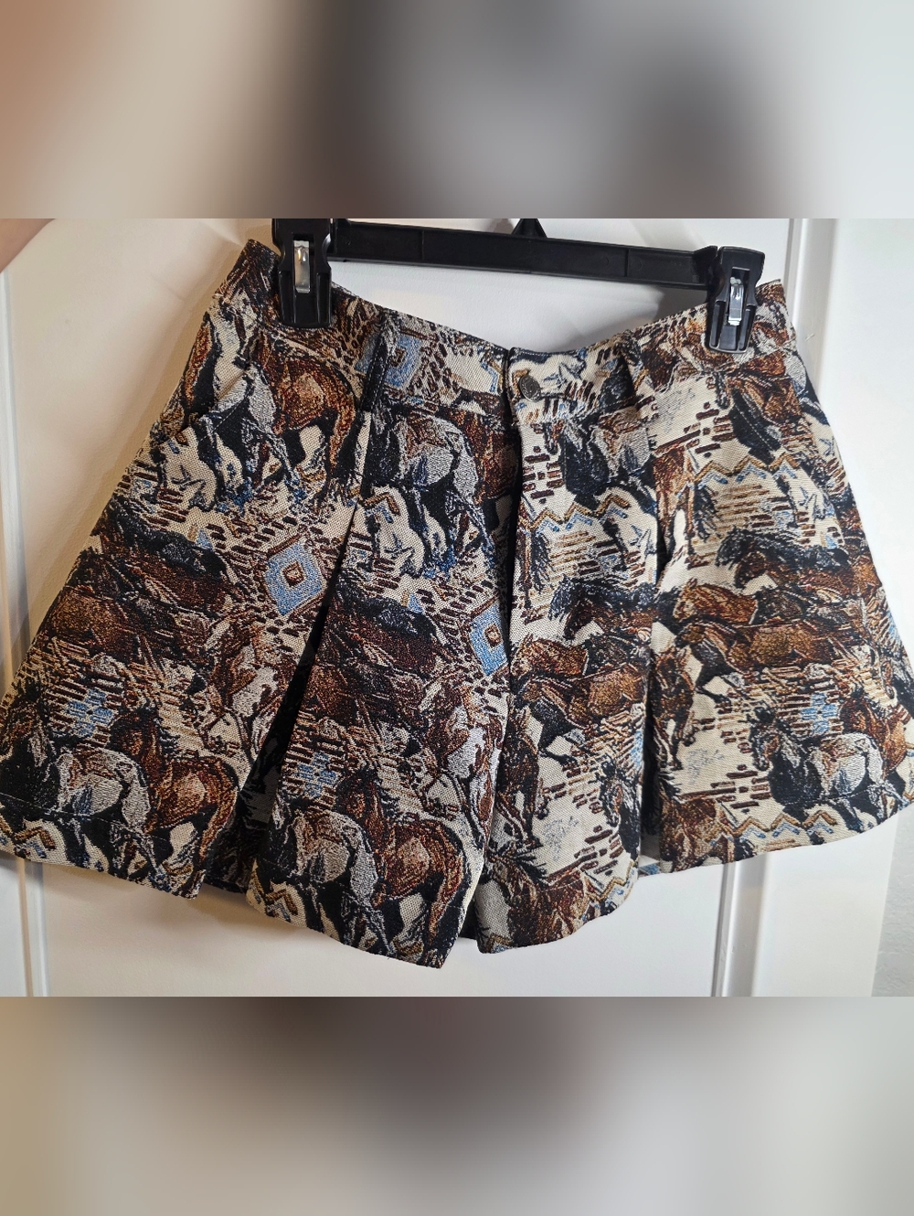 New Horse Printed Shorts SIZE MED